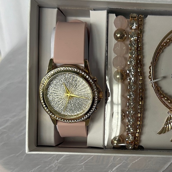 Pink & Gold Watch & Jewlery Bracelets Gift Set For Mom Mothers Day Gift NIB - Picture 3 of 13
